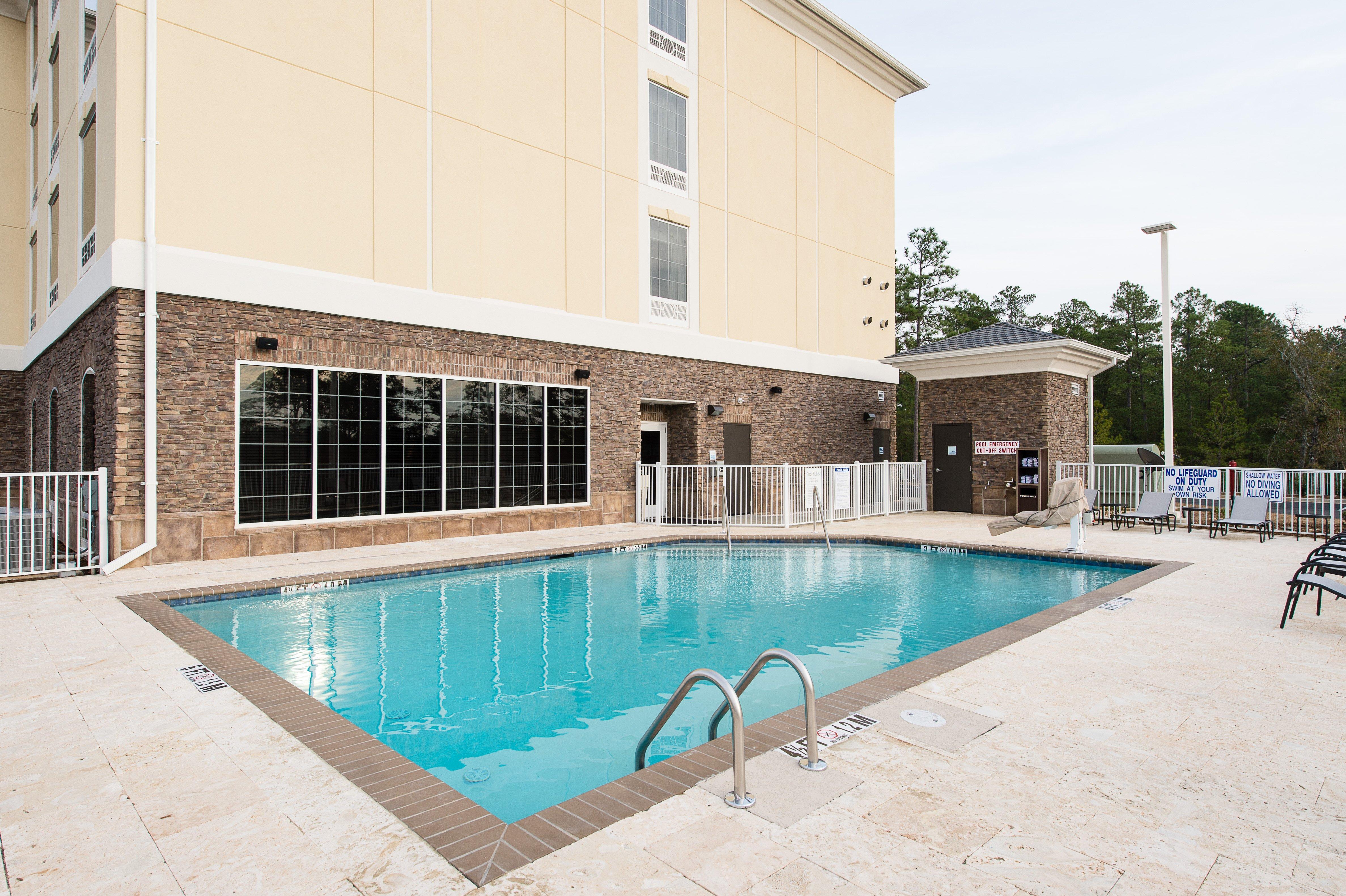 Holiday Inn Express & Suites Aiken By Ihg Exterior photo