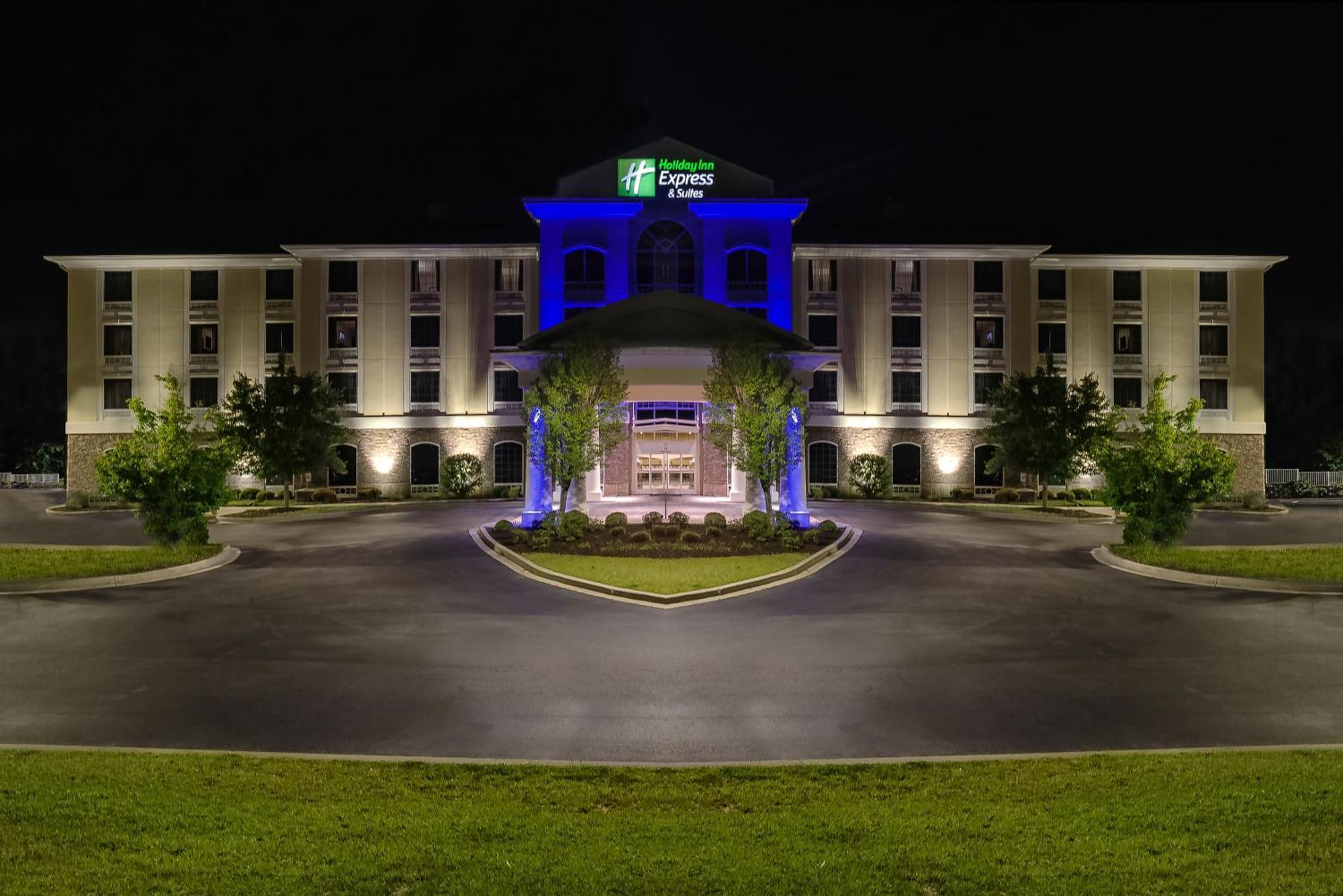 Holiday Inn Express & Suites Aiken By Ihg Exterior photo